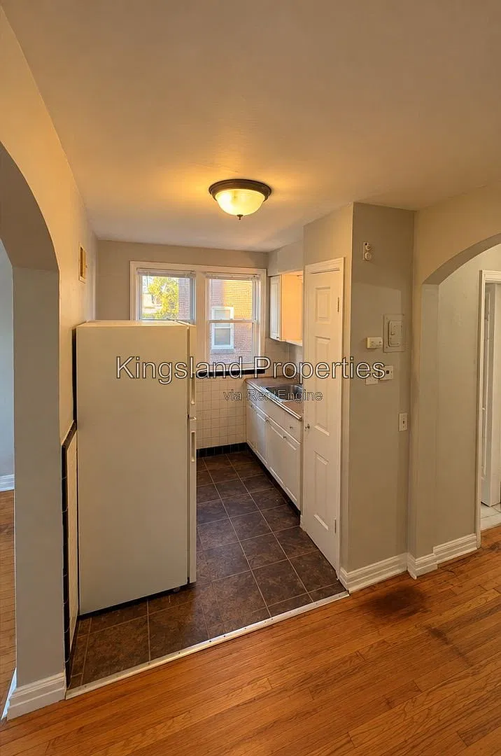 1 bed, 1.0 bath, 650 sqft, $900 — Photo 3