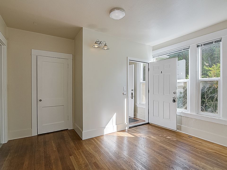 1st image of 4707 Brooklyn Ave NE #14111119