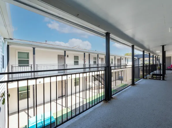 912 Church St, Galveston, TX 77550