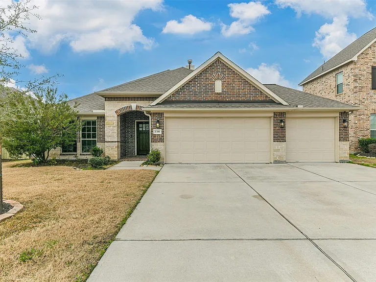 1316 Graham Trace Ln — Photo 1