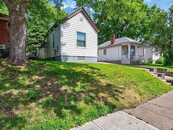 4th image of 668 Elliott Ave