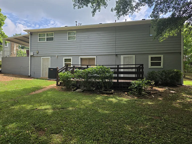 95 Ashton Ct — Photo 8