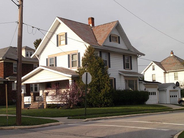 1st image of 814 Rogers St
