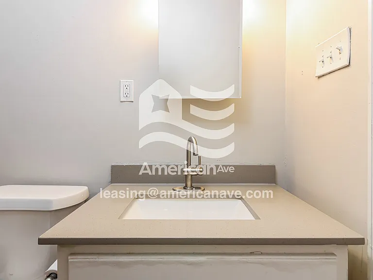 1268477_008_main_bathroom_9.jpg