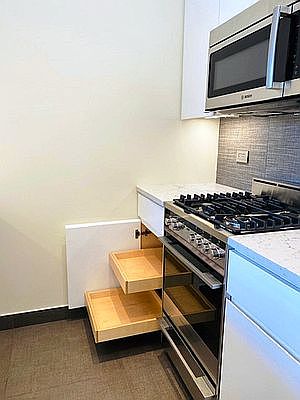 4th image of 305 E 63rd St APT 5f