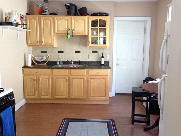 4th image of 2527 Thurman St