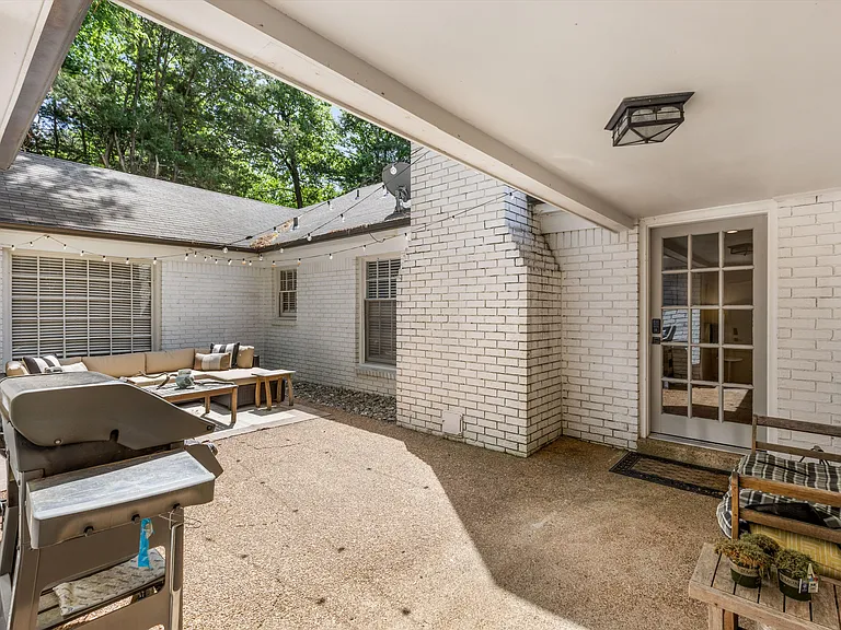 7270 Penbrook Cv — Photo 32