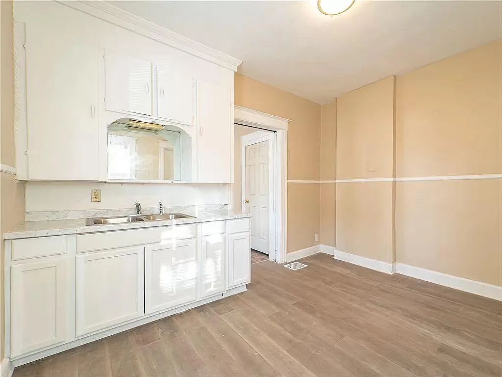 2 bed, 2100 sqft, $1,650 — Photo 4