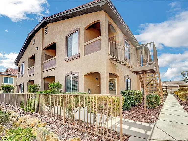 2305 W Horizon Ridge Pkwy #2423 — Photo 27