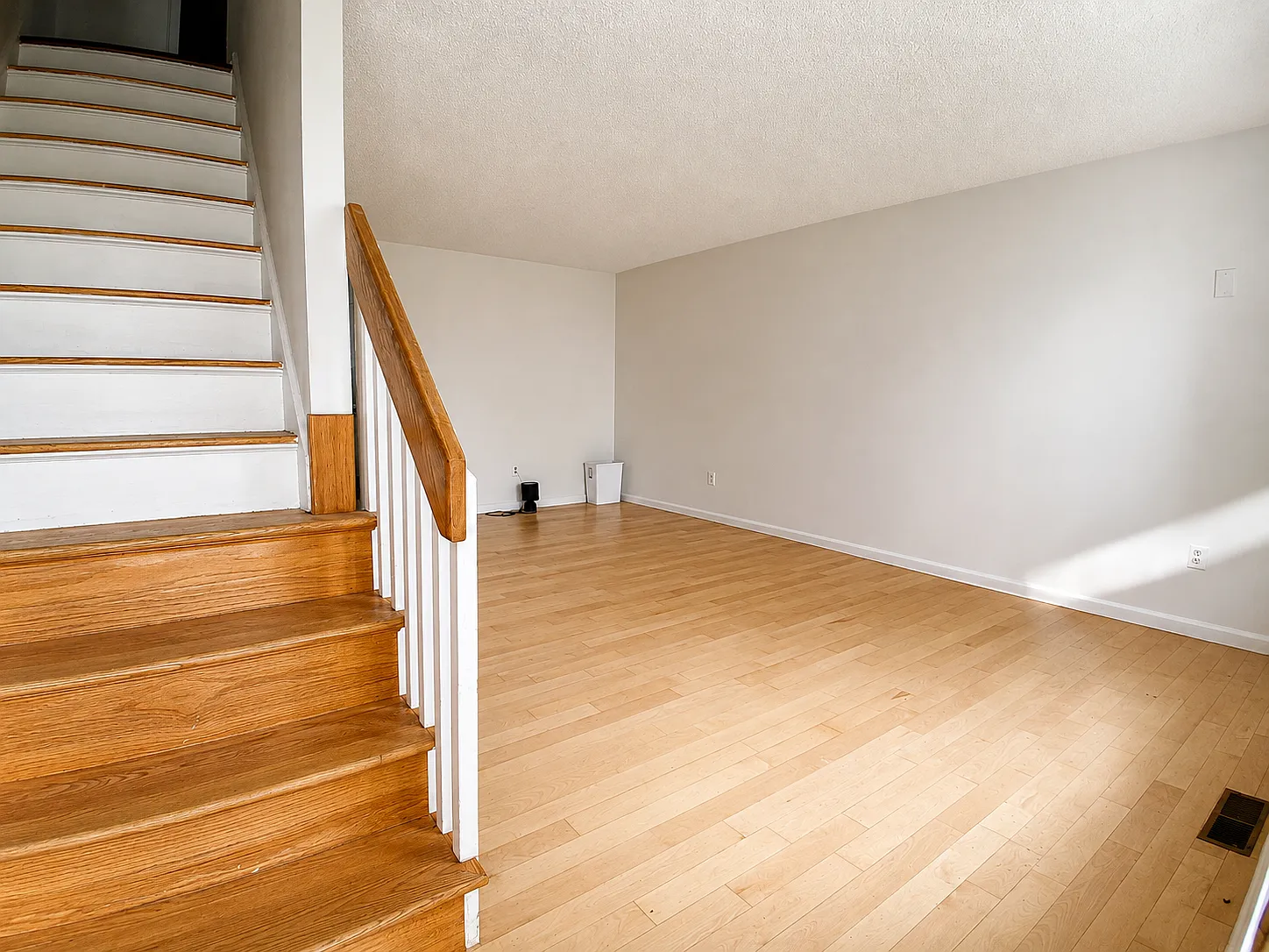 2 bed, 855 sqft, $1,950 — Photo 3