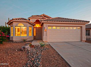 2565 W Bluffs Peak Ct, Tucson, AZ 85742