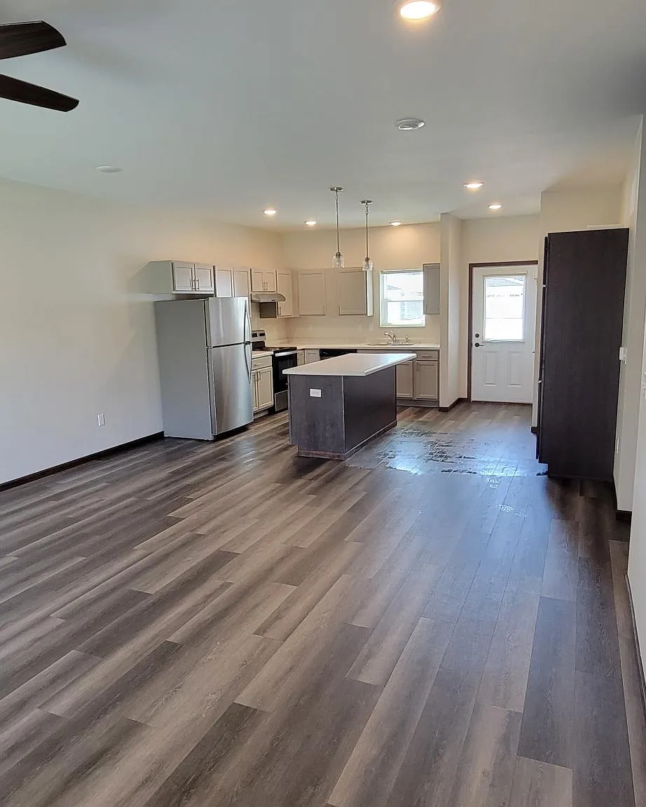 542 El Dorado Pkwy — Photo 1