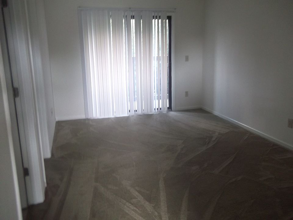 2nd image of 3003 Kingston Cir APT L