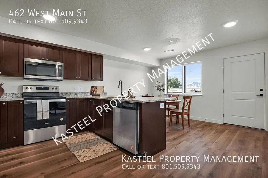 Internet and HOA Fee Included, Beautiful Condos — Photo 3
