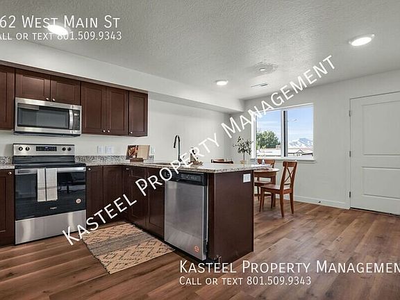 3rd image of 462 W Main St