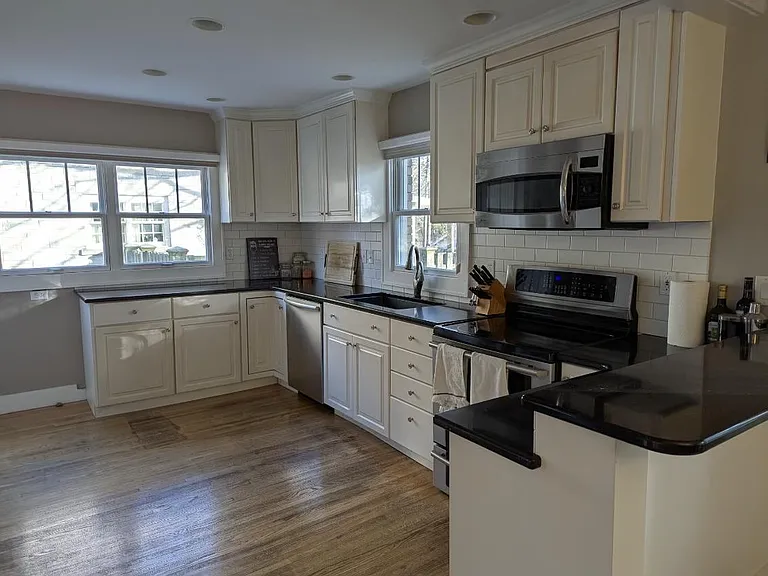 1206 E Wylie St — Photo 7