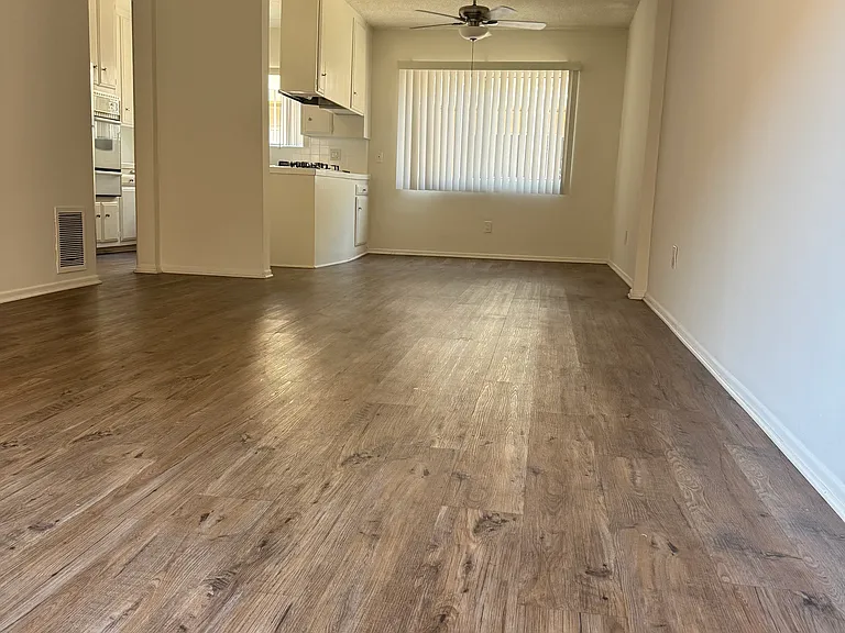 5155 Yarmouth Ave #2 — Photo 6