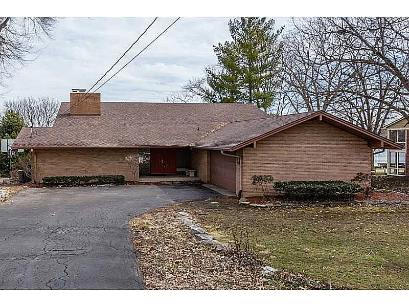 5411 Shorewood Dr photo 1