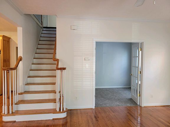 3rd image of 349 Herman Melville Ave