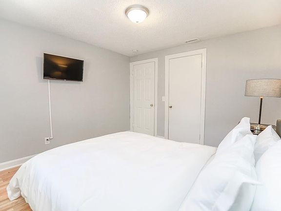 4th image of 1278 W Ocean View Ave
