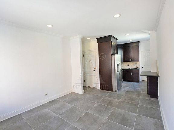 3rd image of 170 E 100th St APT 4F