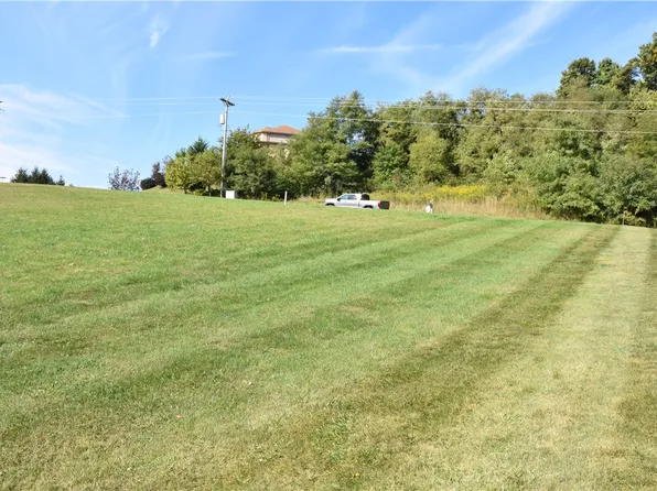 107 Crystal Dr, Indiana, PA 15701