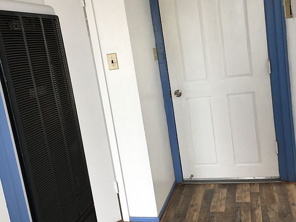 4th image of 658 3rd Ln
