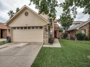 2145 Sunstone Dr, Carrollton, TX 75006