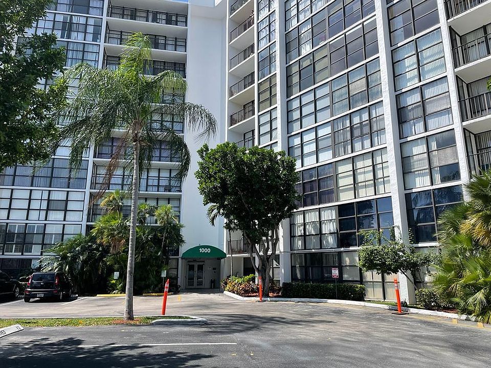 1st image of 1000 Parkview Drive #406