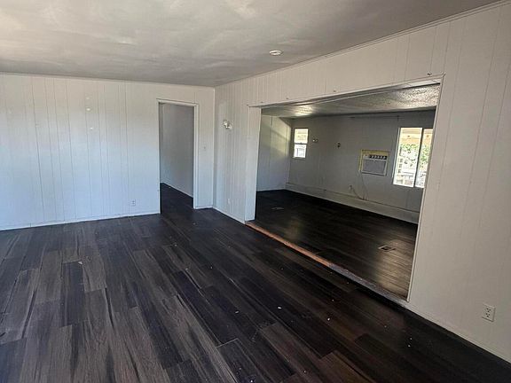 4th image of 13542 W MARYLAND Avenue