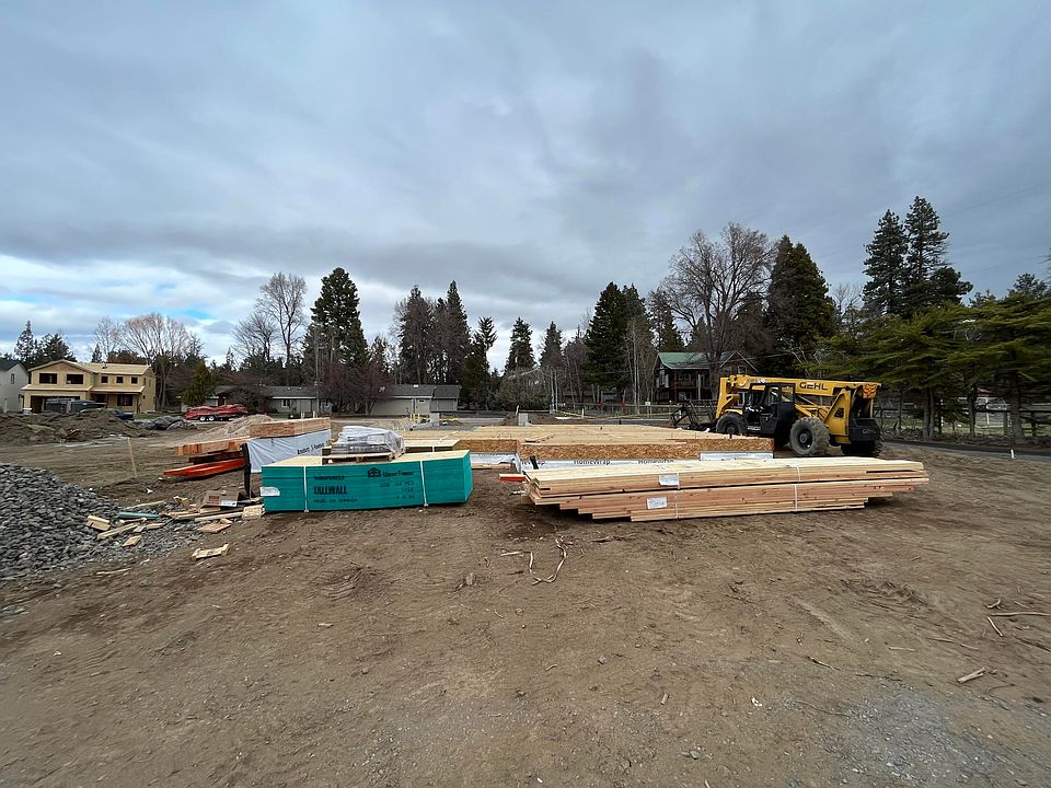 2nd image of 63158 NW Vista Meadow Ln Lot 6