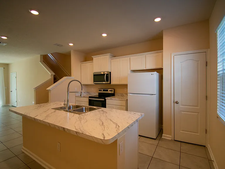 882 Rotary Rd — Photo 10