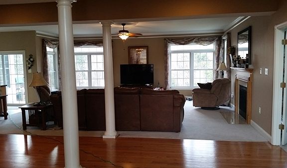 5th image of 7455 Sandy Bottom Ct