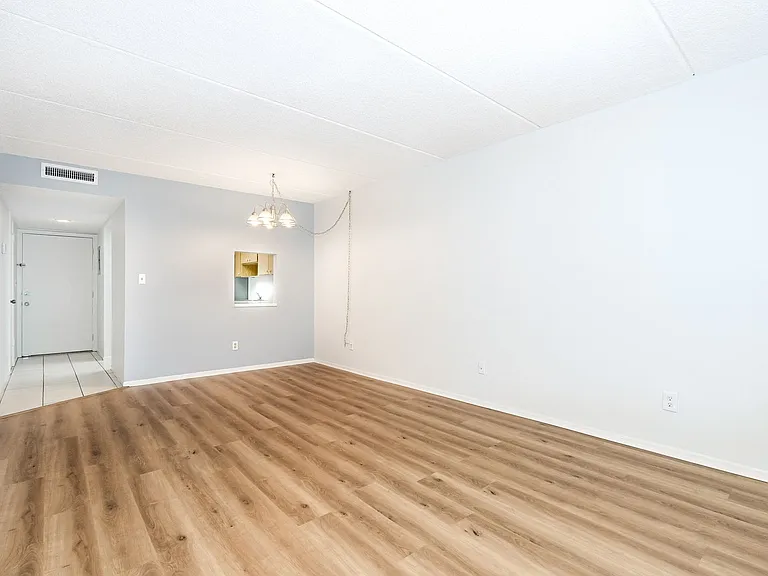 204 W Seminole Ave — Photo 7