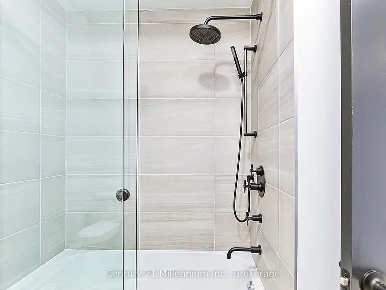 82 Goldie Ct — Photo 30