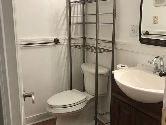 Bottom floor northern side bathroom