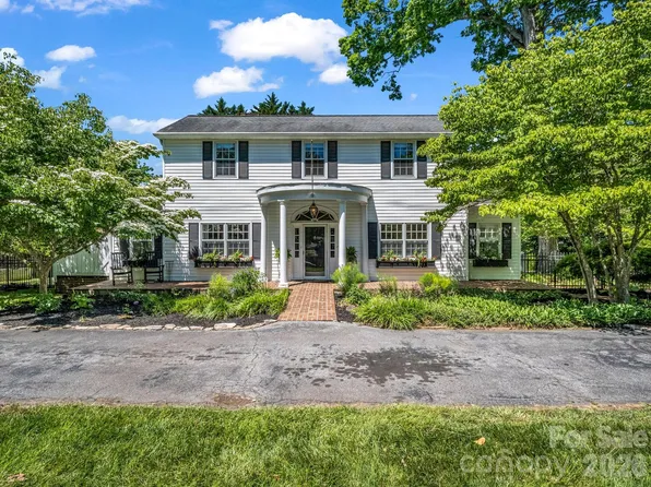536 Maple St, Brevard, NC 28712