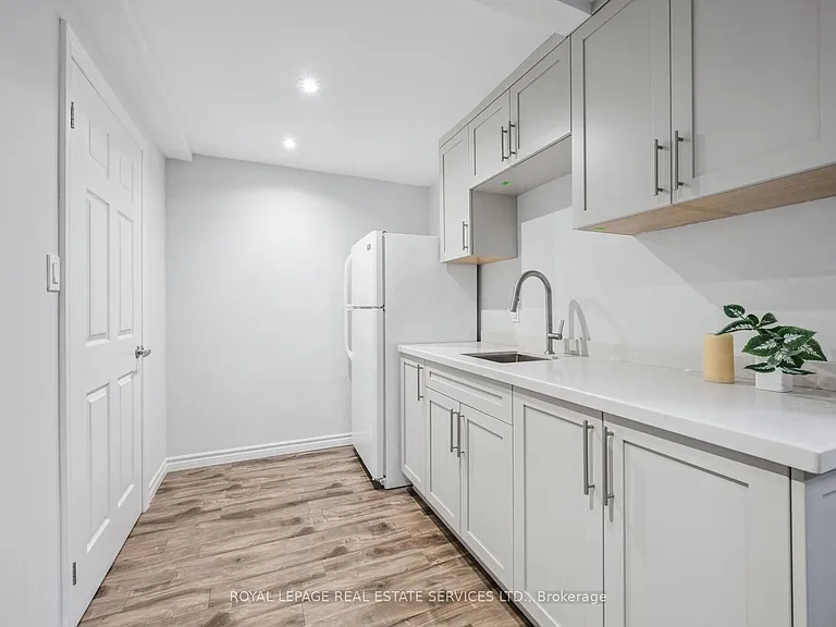 2485 Wooden Hill Cir — Photo 31