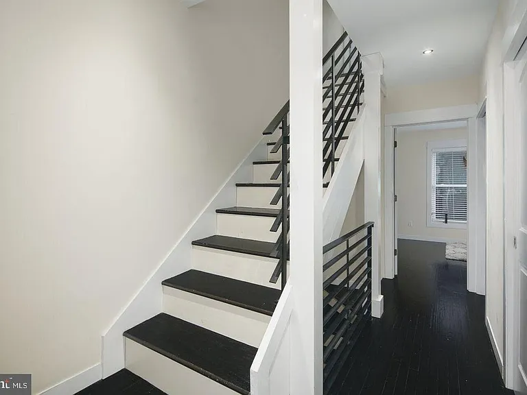 1813 Addison St — Photo 42