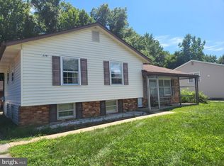 239 Oakfield Dr, Newark, DE 19713