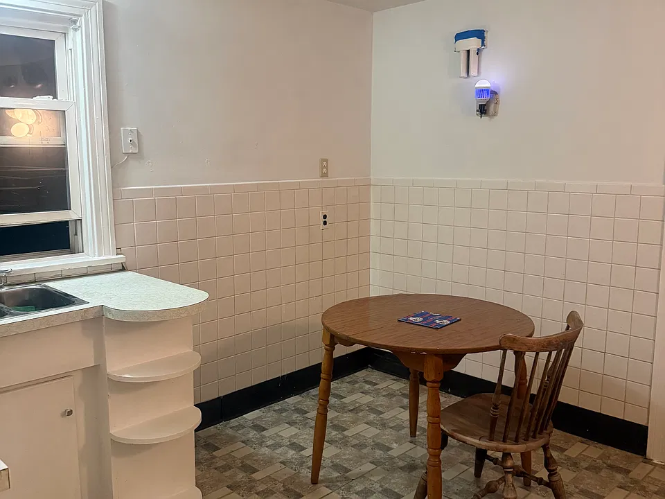 65 Columbia Pkwy #2