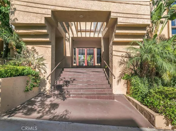 970 Palm Ave APT 200, West Hollywood, CA 90069