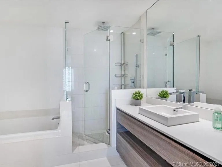 1100 S Miami Ave #1711 — Photo 10
