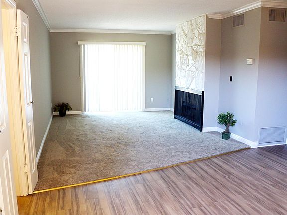 5th image of 315 E Broadway #1/1