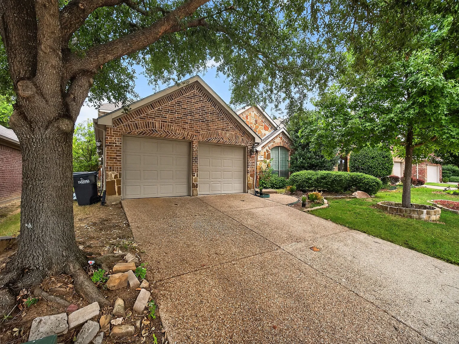 4 bed, 2586 sqft, $2,549 — Photo 3