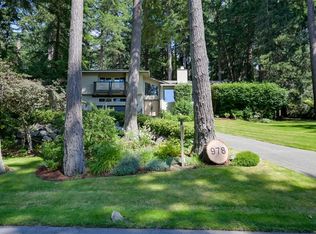 978 Fir Tree Gln, Saanich, BC V8X 5B7