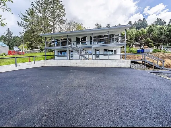 258 N Highway 101 #2, Depoe Bay, OR 97341