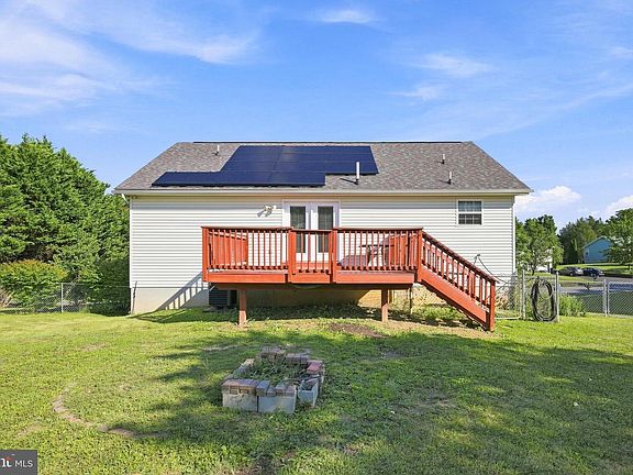 2nd image of 261 Baer Oak Dr