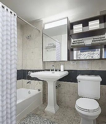 4th image of 180 W 20th St APT 14J