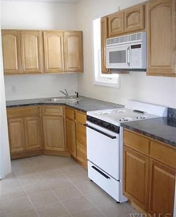 4th image of 174 McLean Ave